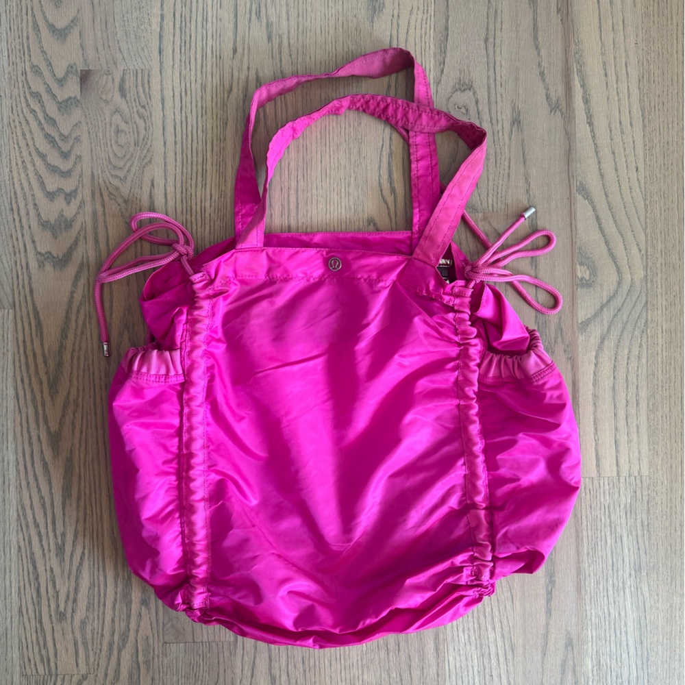 Lululemon pink tote bag